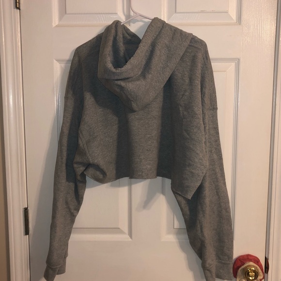 Grey cropped hoodie. - Picture 3 of 4